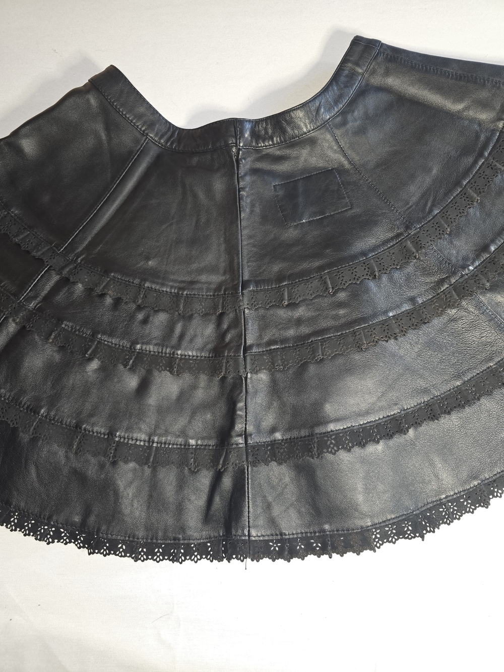 Understated Leather Roxanne Mini Skirt - Picture 7 of 9
